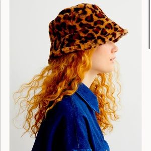 H&M leopard print bucket hat